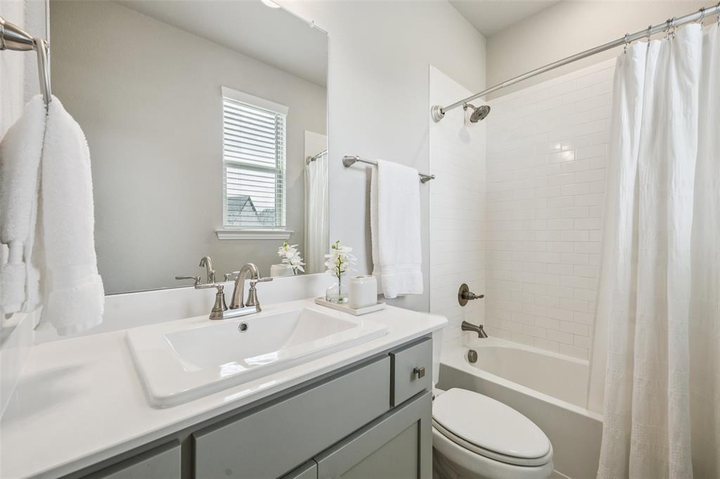 Gunter, Texas 75058, United States, 4 Bedrooms Bedrooms, ,5 BathroomsBathrooms,Residential,Active,171203