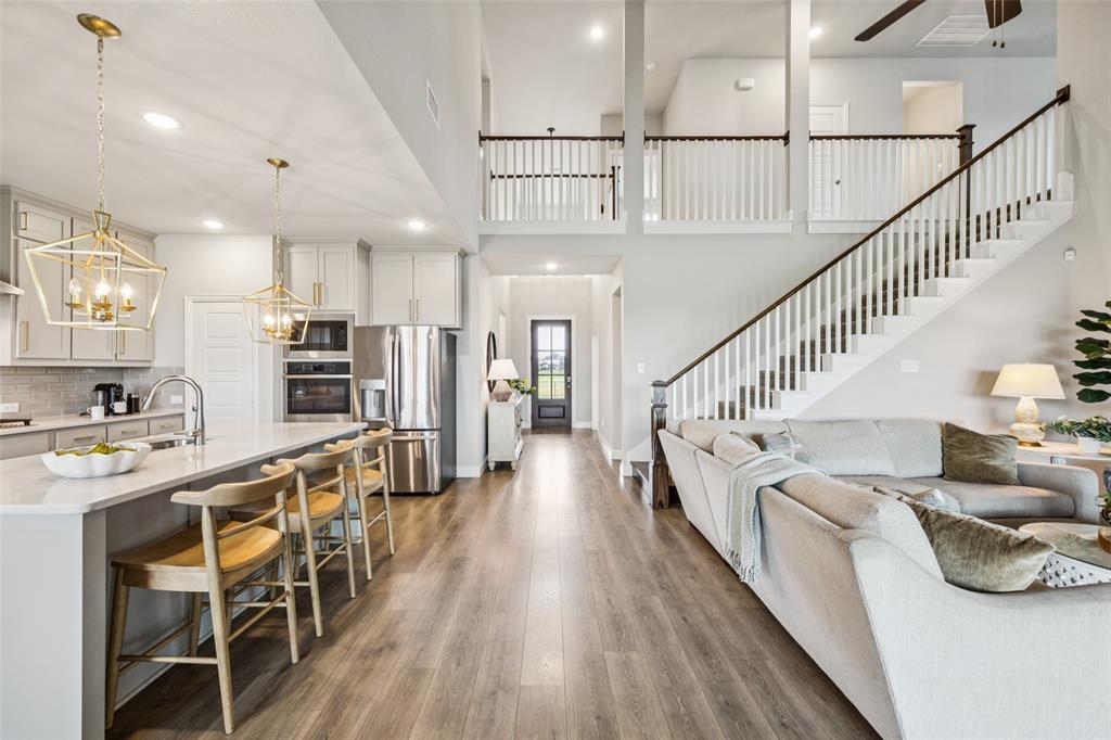 Gunter, Texas 75058, United States, 4 Bedrooms Bedrooms, ,5 BathroomsBathrooms,Residential,Active,171203