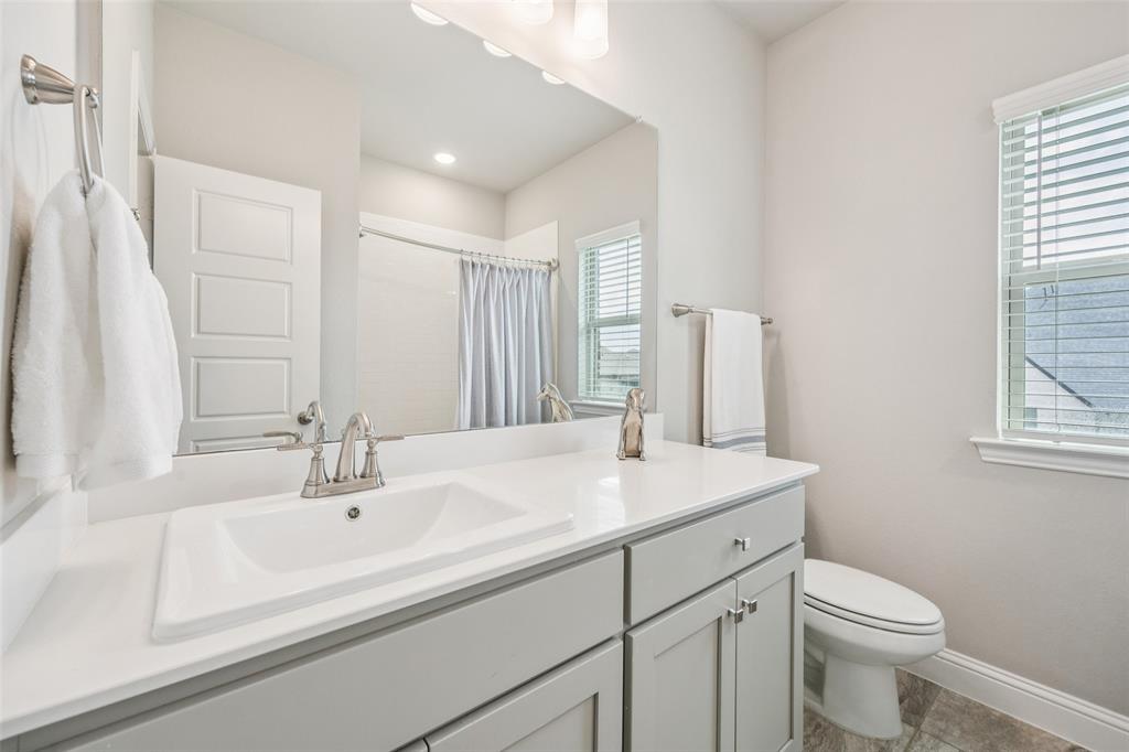 Gunter, Texas 75058, United States, 4 Bedrooms Bedrooms, ,5 BathroomsBathrooms,Residential,Active,171203