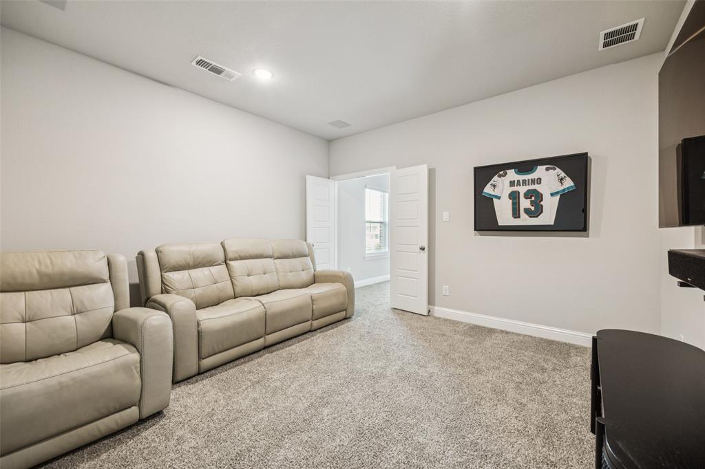 Gunter, Texas 75058, United States, 4 Bedrooms Bedrooms, ,5 BathroomsBathrooms,Residential,Active,171203