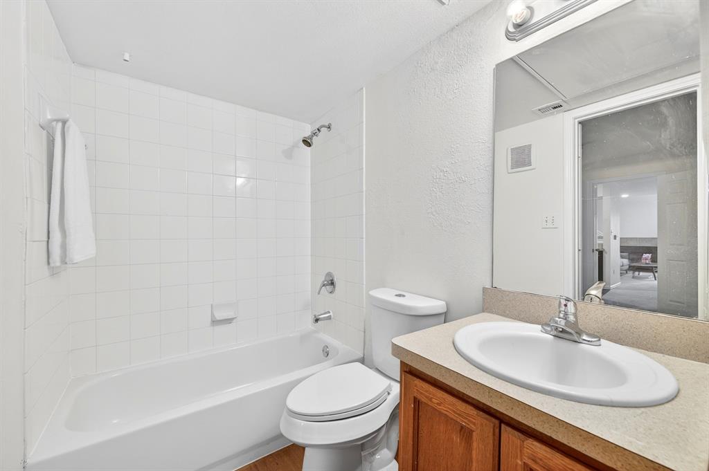9817 Walnut Street 214