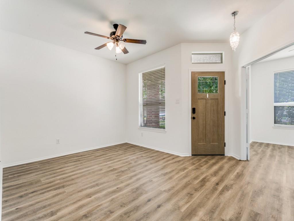 1737 Cliffrose Lane
