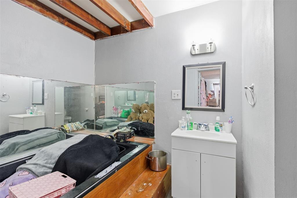 Luis Loeza - Residential