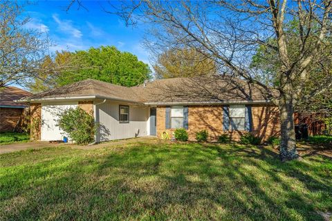 Photo of 8405 Charles Street, Greenville, TX 75402 (MLS # 21201169)