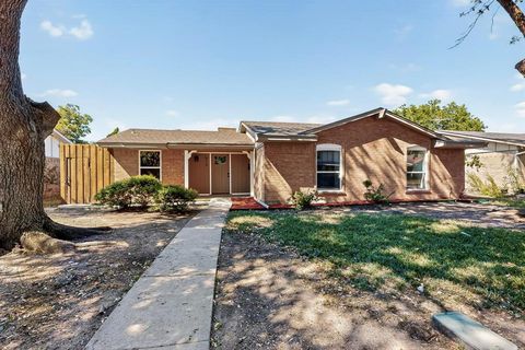 913 Arrowhead Drive Garland TX 75043