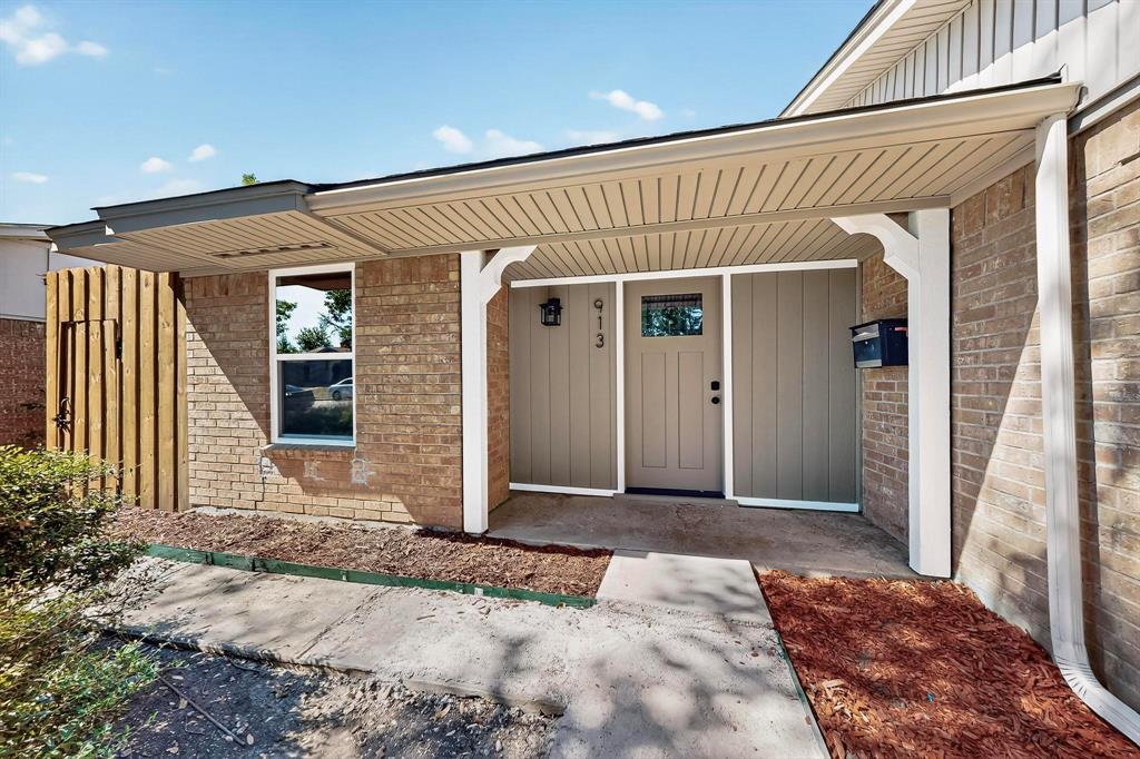 913 Arrowhead Drive