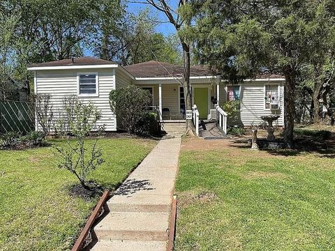 1215 Saint Charles Street 1213 Bossier City LA 71112