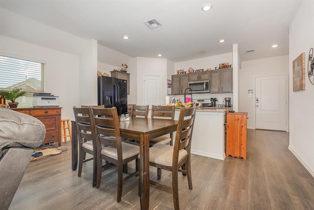 1112 Quaint Meadow