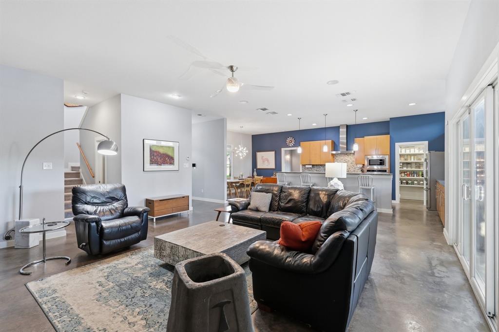 908 Idlewild Court