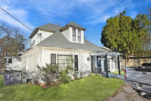 241 W Ross Avenue De Leon TX 76444