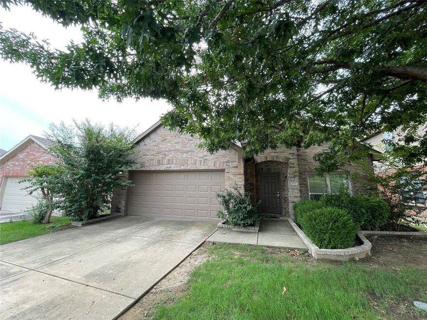 Frisco ISD, Walking distance to community park, swimming pool  established location, open kitchen, private backyard, roof 2024, updated stainless appliances, big living space upstairs, carpet to be replaced by seller prior to closing or buyer can negotiate credits towards the flooring they like.
Master down, 3 oversized bedrooms upstairs. Lots is natural lights for Living room and master room.  Mins from Costco, HEB, Kroger etc. Mckinney is rated one of the best cities to live.