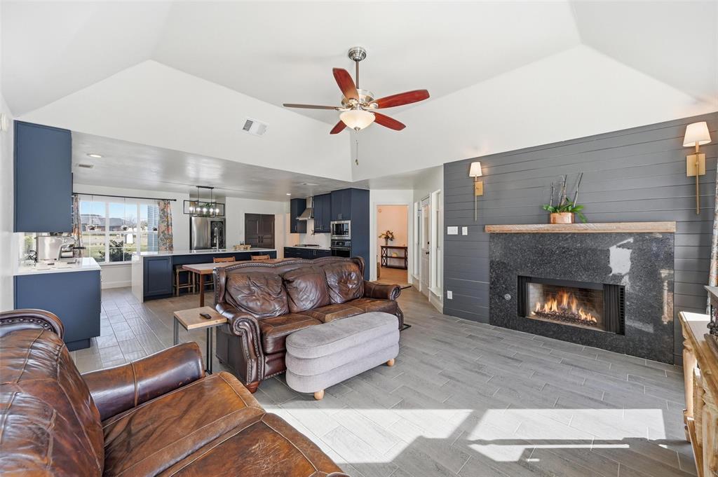 2240 Cottonwood Court