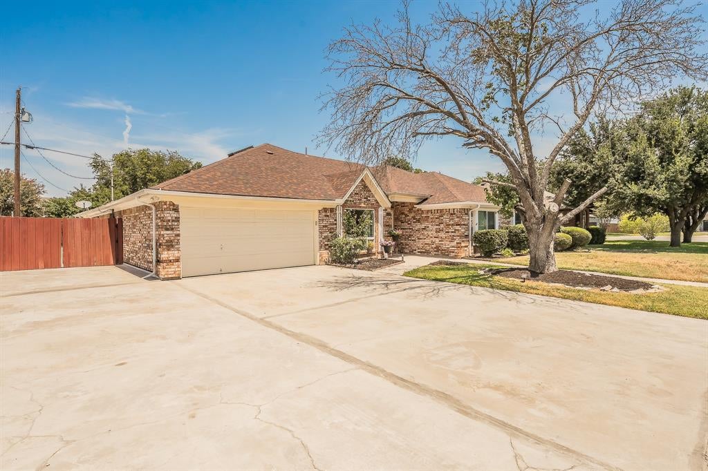 8429 Stephanie Drive