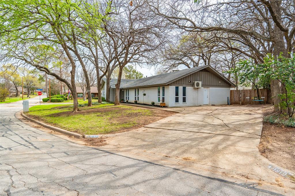 1819 W Cedar Elm Drive