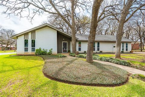 1819 W Cedar Elm Drive Arlington TX 76012