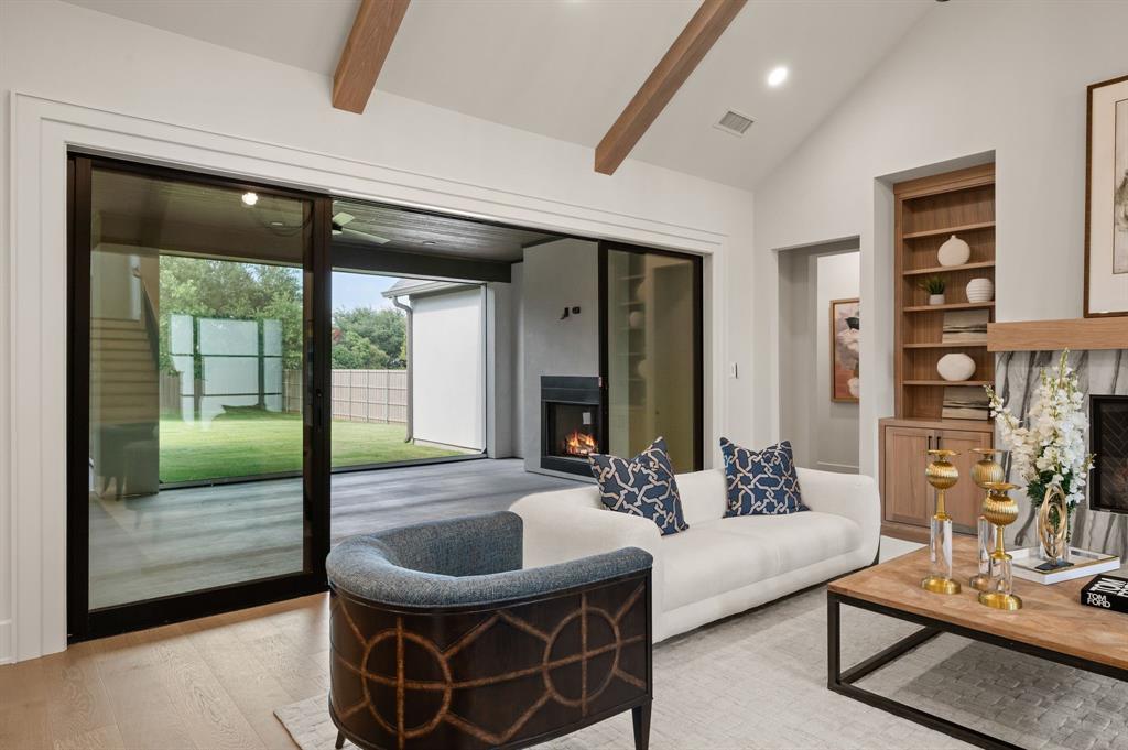 Eastpointe Ter - Residential