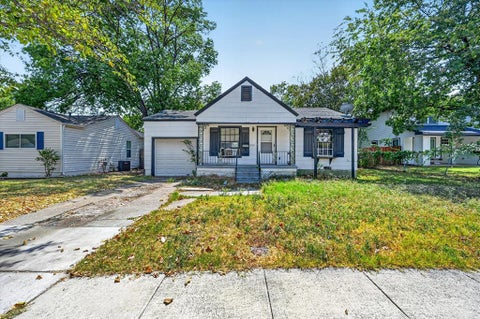 Photo of 3933 Winfield Avenue, Fort Worth, TX 76109 (MLS # 21370872)