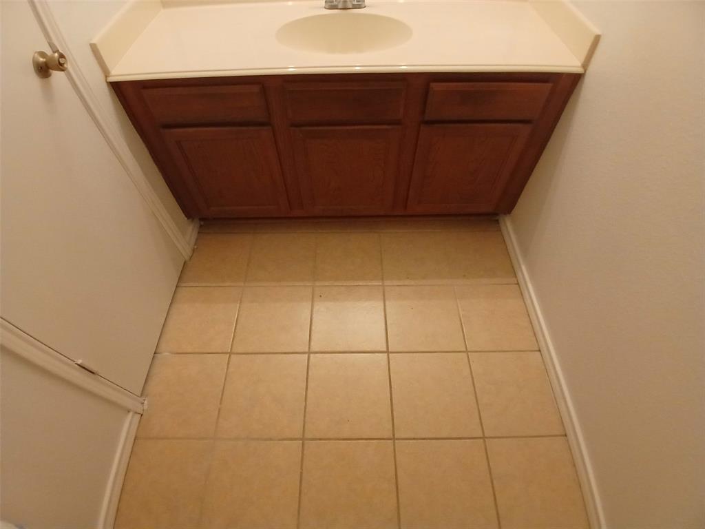 Biggs J E - Residential Lease