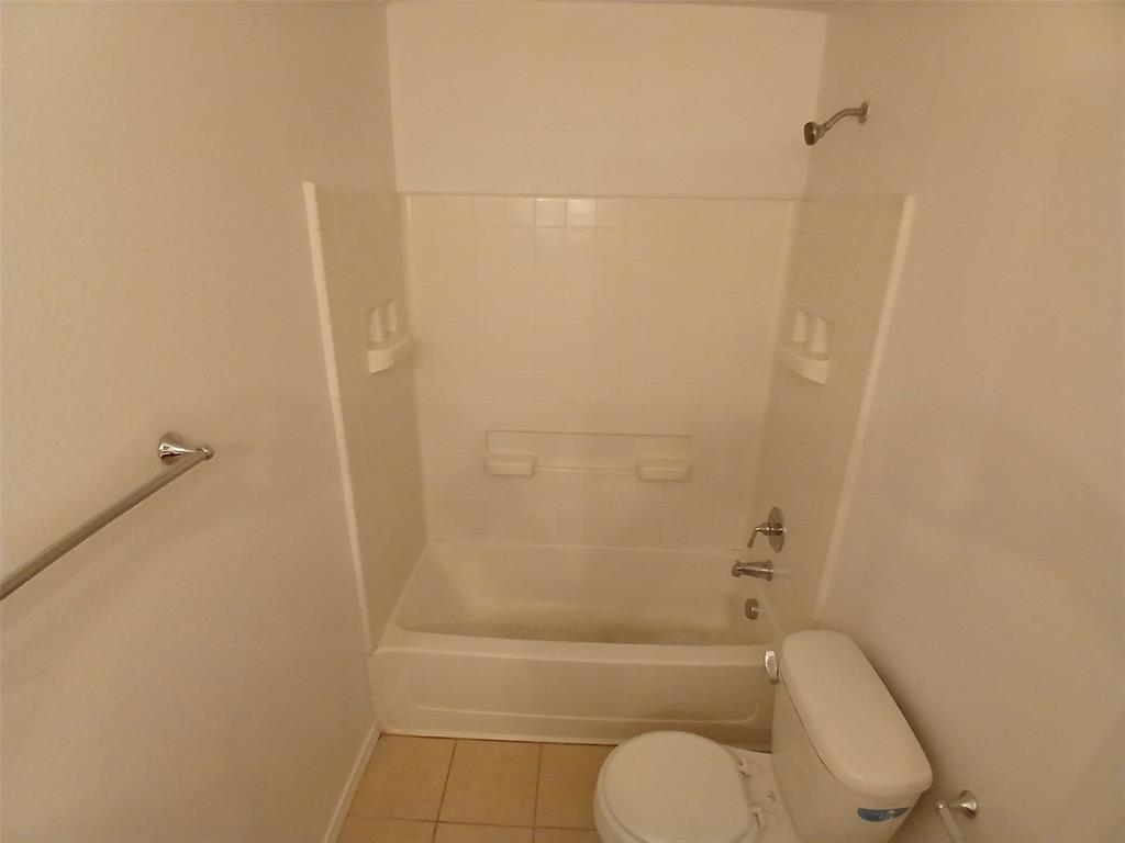 Biggs J E - Residential Lease