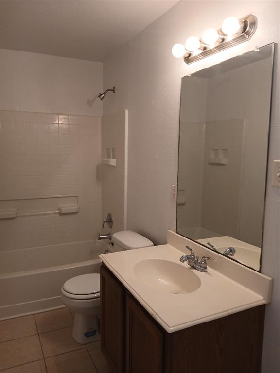 Biggs J E - Residential Lease