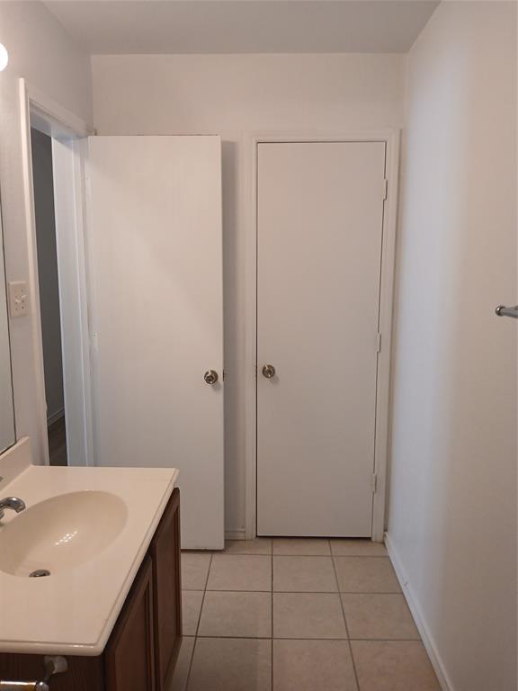 Biggs J E - Residential Lease