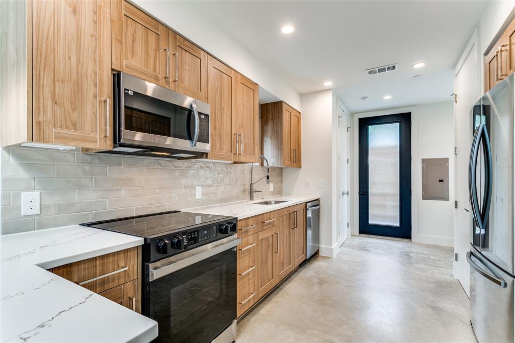 Deere Park - Residential Lease