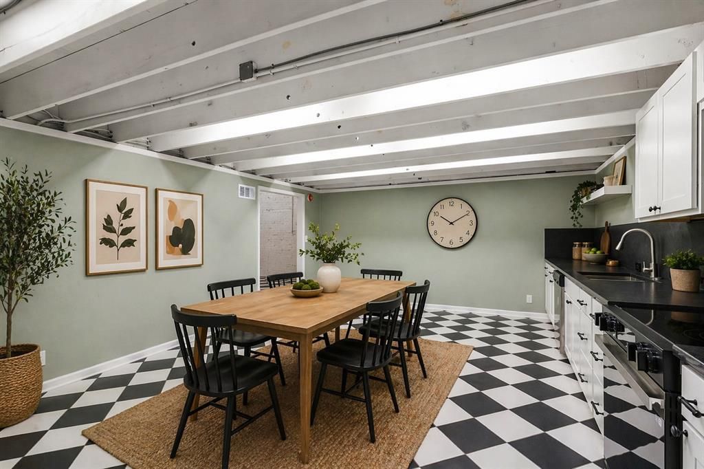 Photo of 306 S Walton Street, Dallas, TX 75226 (MLS # 21240092)