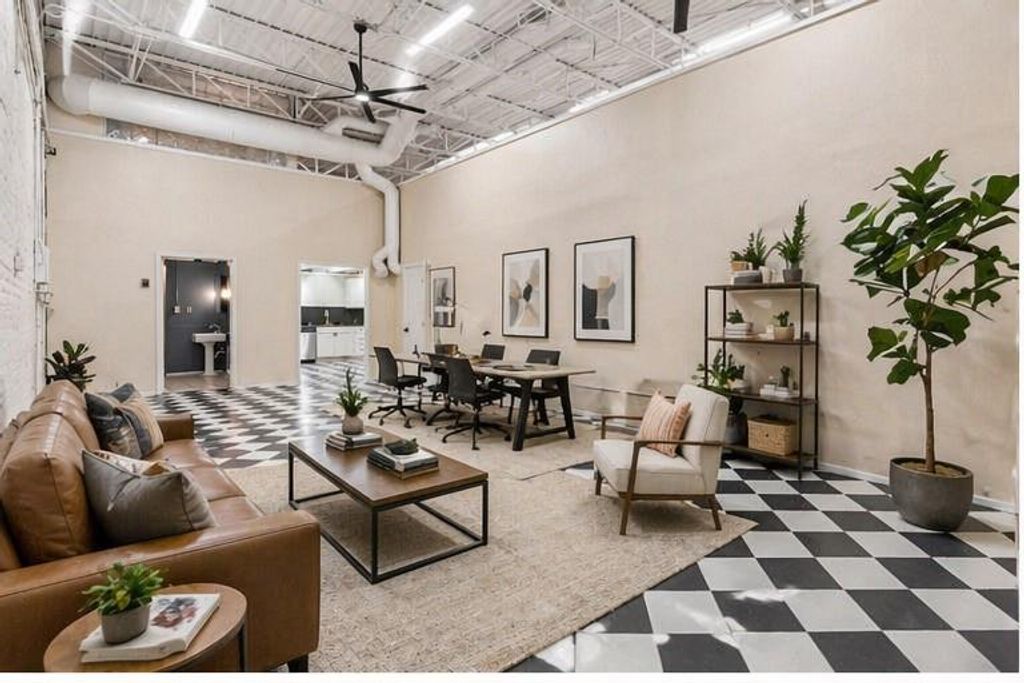 Photo of 306 S Walton Street, Dallas, TX 75226 (MLS # 21240092)