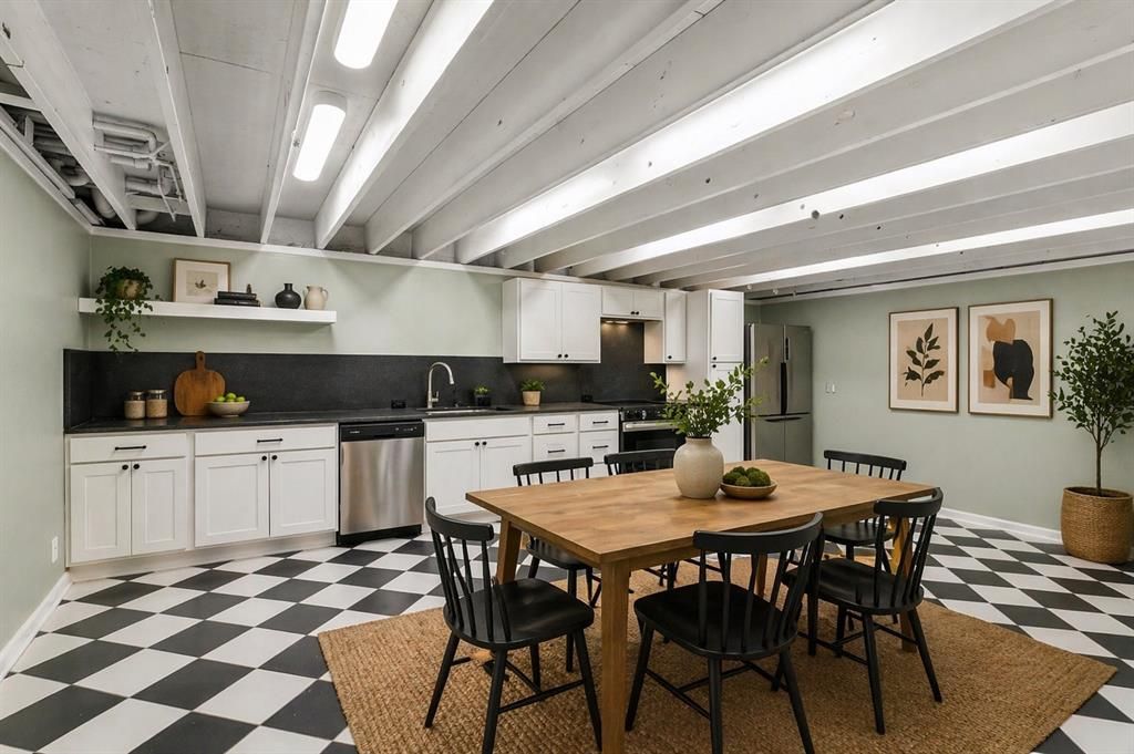 Photo of 306 S Walton Street, Dallas, TX 75226 (MLS # 21240092)