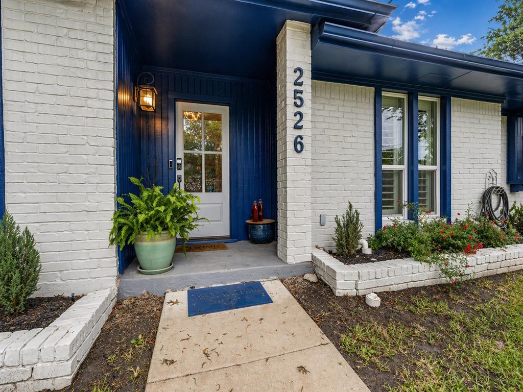 2526 Dove Creek Lane