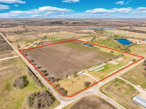 Photo of 1920 Moseley Road, Ennis, TX 75119 (MLS # 21285840)