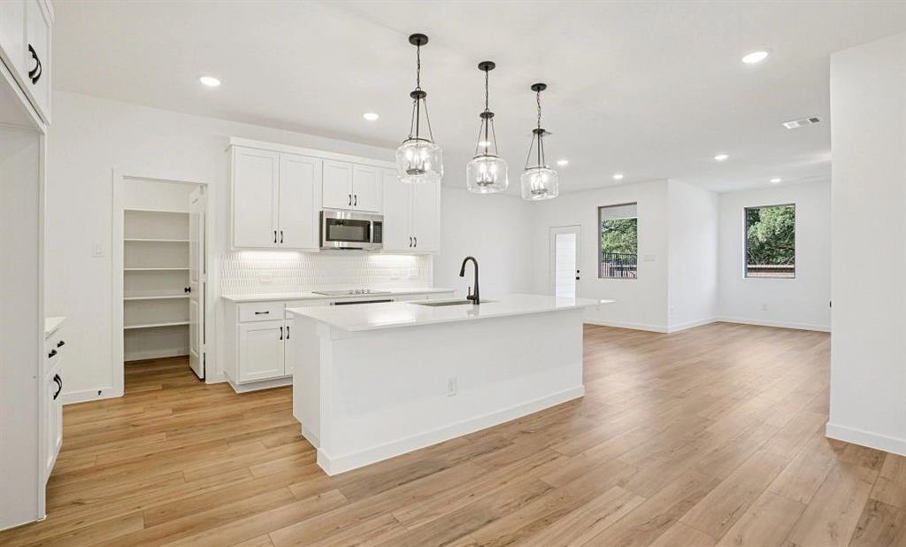 6923 Mission Tejas Drive