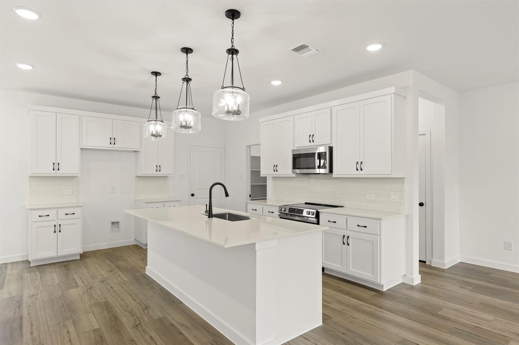 6923 Mission Tejas Drive