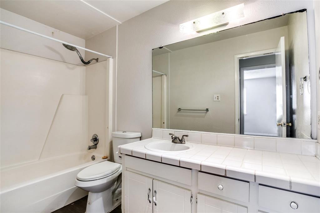 Peach Street Manor - Residential Lease