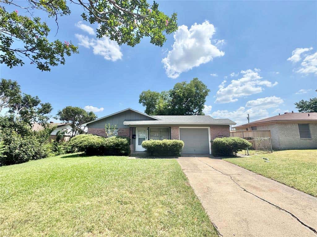 Photo of 2206 Norma Drive, Mesquite, TX 75149 (MLS # 21326686)