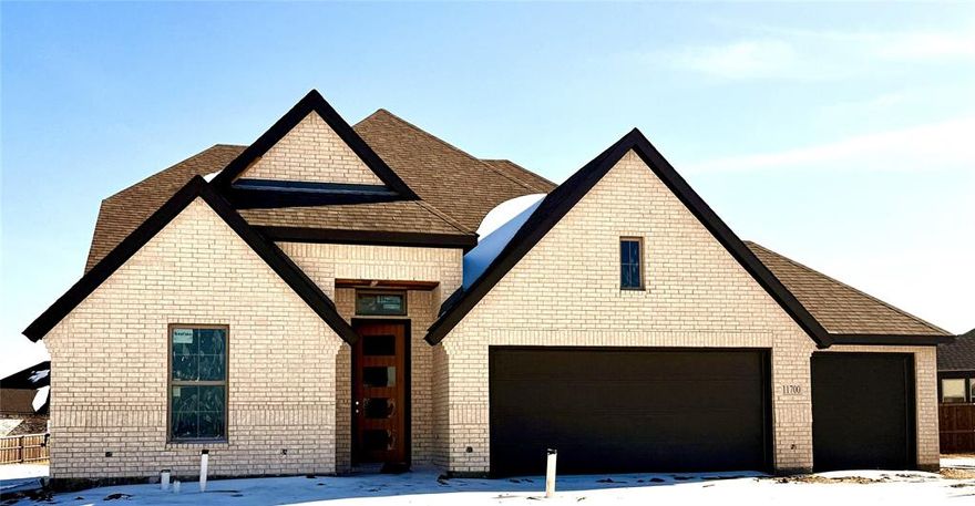 Astoria Home in a cul de sac built with real oak hand scraped hardwood floors in the entry, kitchen, café  and family room. Not that clippity clop stuff other builders use. Solid maple cabinets with upgraded quartz or granite counters in kit & all bathrooms. Double oven with built in microwave, wood range hood and upgraded back splash. Full stone wood burning fireplace, upgraded 8ft oak front door, game room up with full bath and bedroom up. 3 car garage