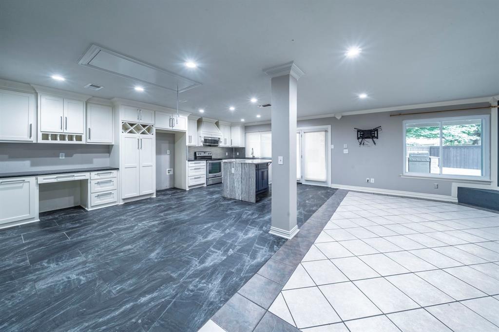 1825 Emerald Drive