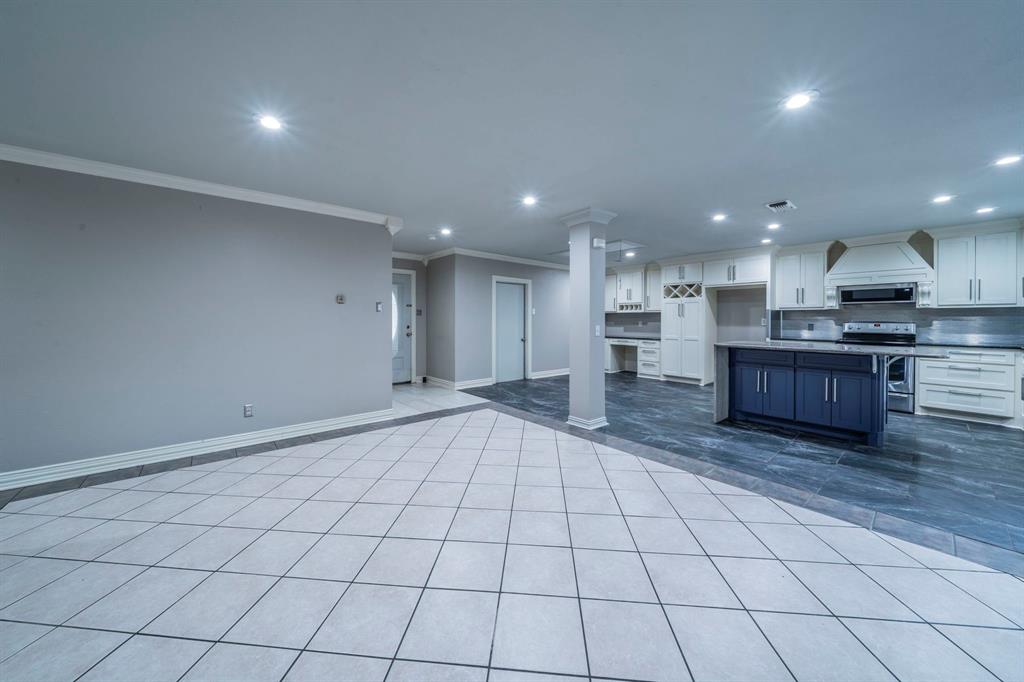 1825 Emerald Drive