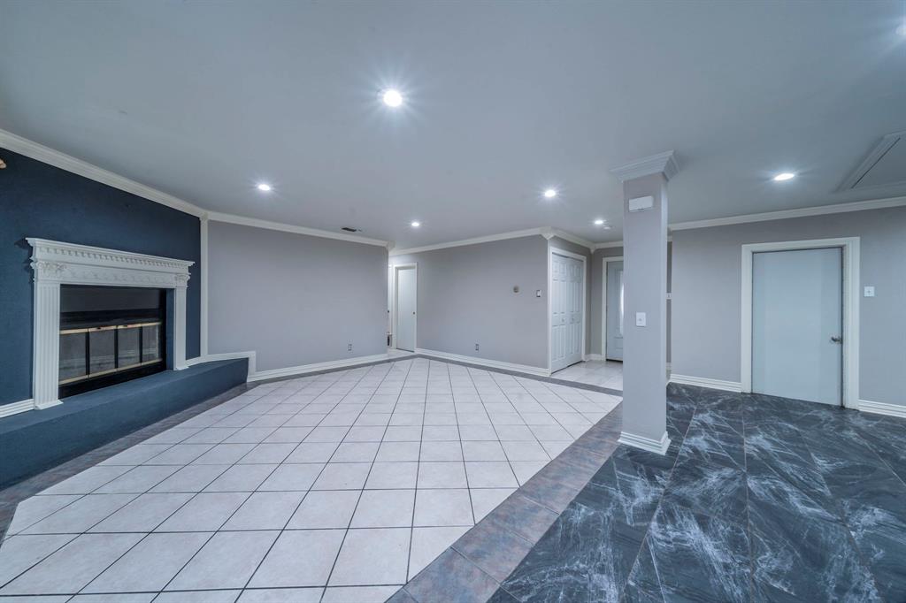 1825 Emerald Drive