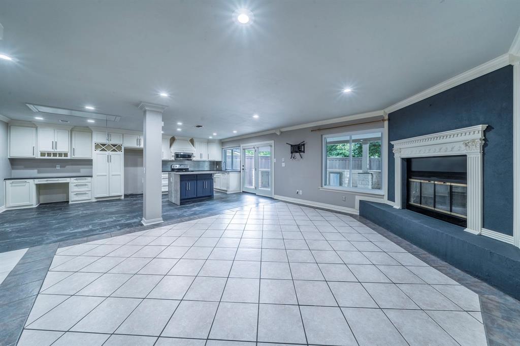 1825 Emerald Drive