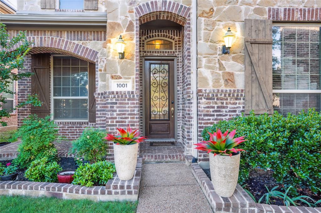 1001 Vineyard Drive