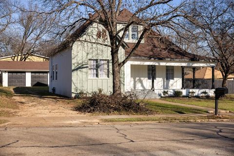 A home in Cleburne