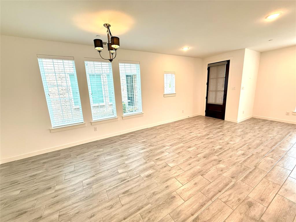 Apples Crossing - Residential Lease