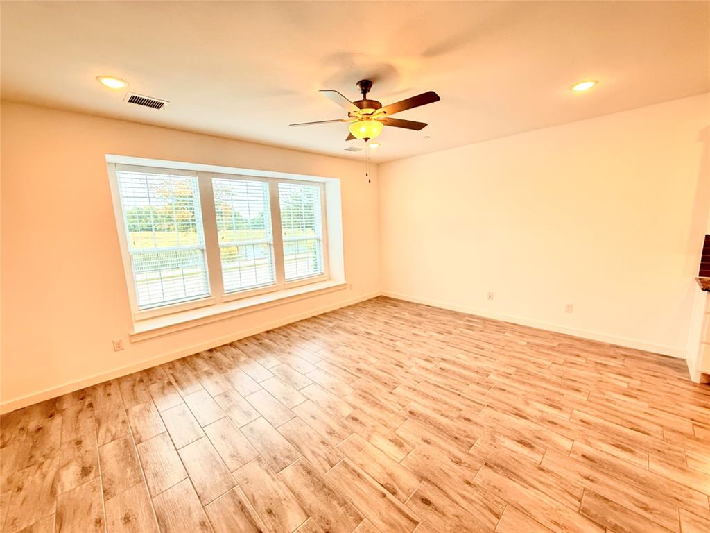 Apples Crossing - Residential Lease