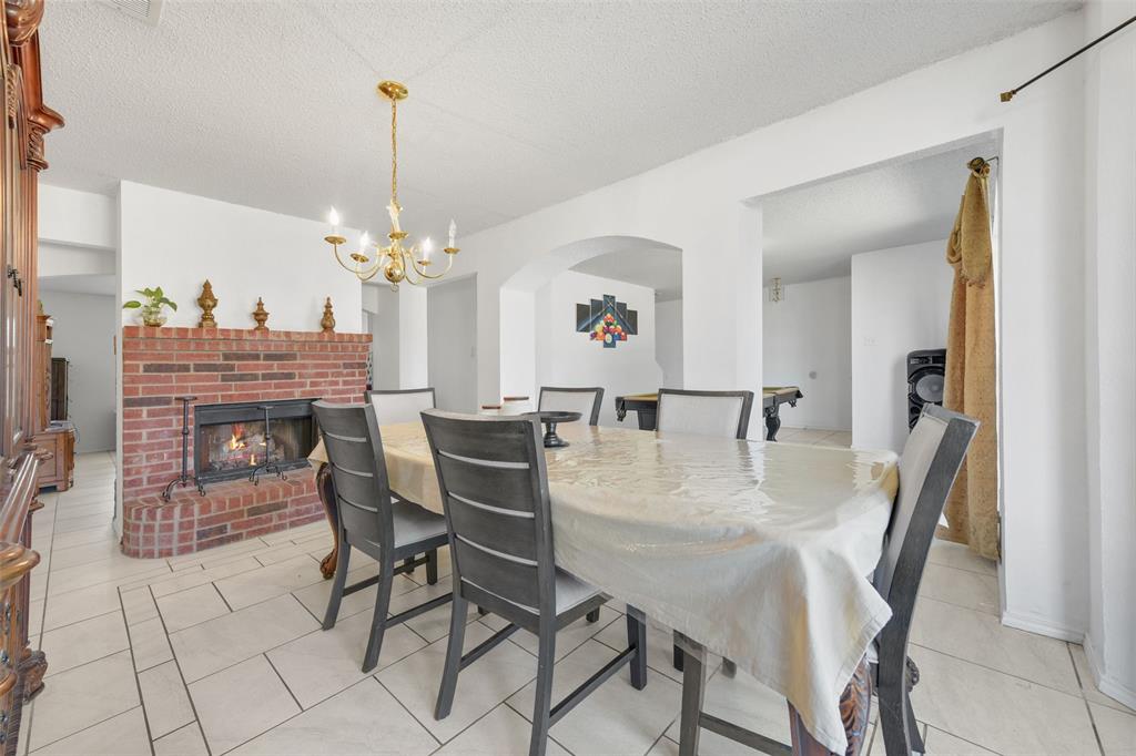 925 Clover Hill Lane