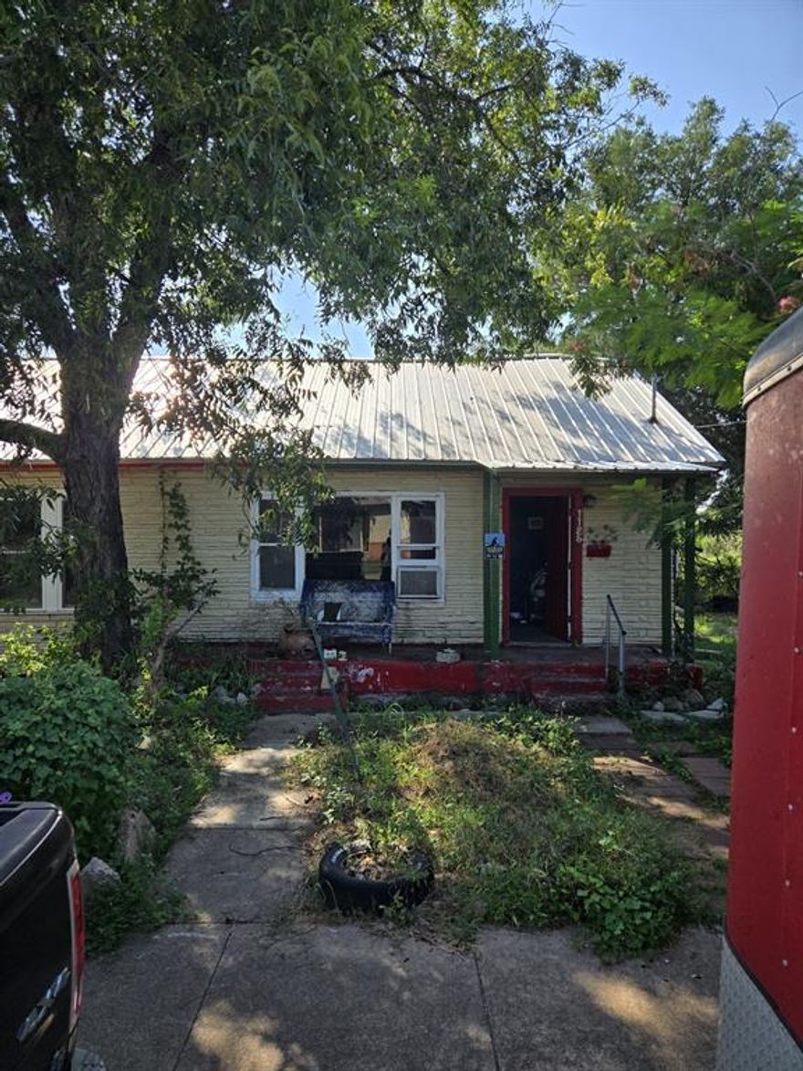 Eco-friendly 3BR, 2BA pier-and-beam home just minutes from downtown Waco and Baylor! Located one block from thriving Elm Street, this nature lover’s dream features a metal roof with solar panels, beautiful pecan trees, and National Wildlife Federation certification. All-electric with existing EV-ready wiring (charger excluded). Includes adjoining lot at 1121 Taylor—perfect for future expansion or investment.

Owner is selling 1125 and 1121 together.  They have separate addresses.