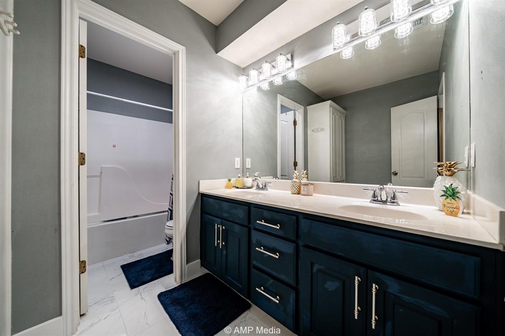 Lakes At Saddle Creek Sub - Residential