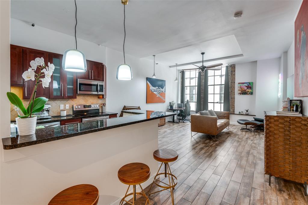 1122 Jackson Street 220
