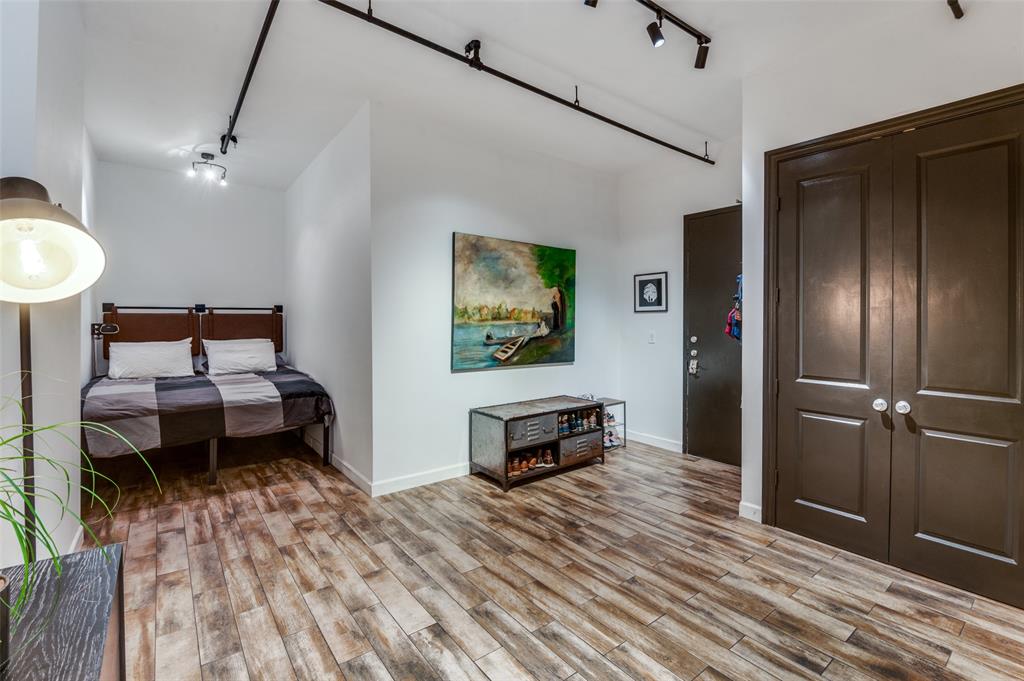 1122 Jackson Street 220