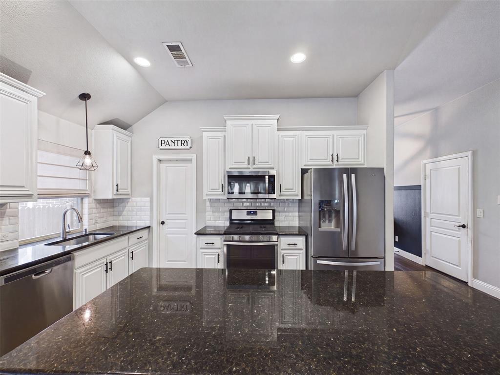 1104 Summer Lane